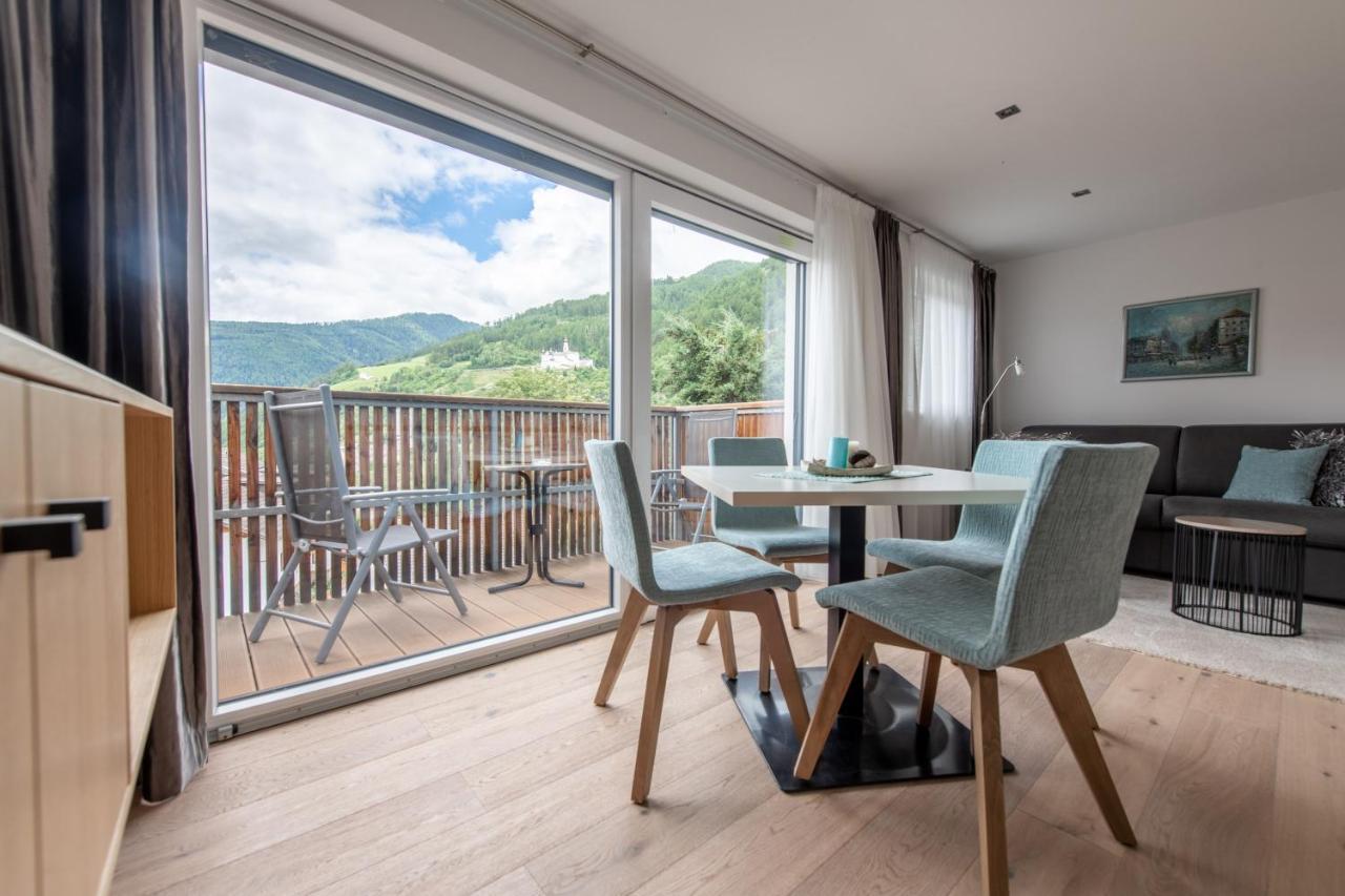 Lapis Monti - Apartments & Suites Burgusio Eksteriør billede