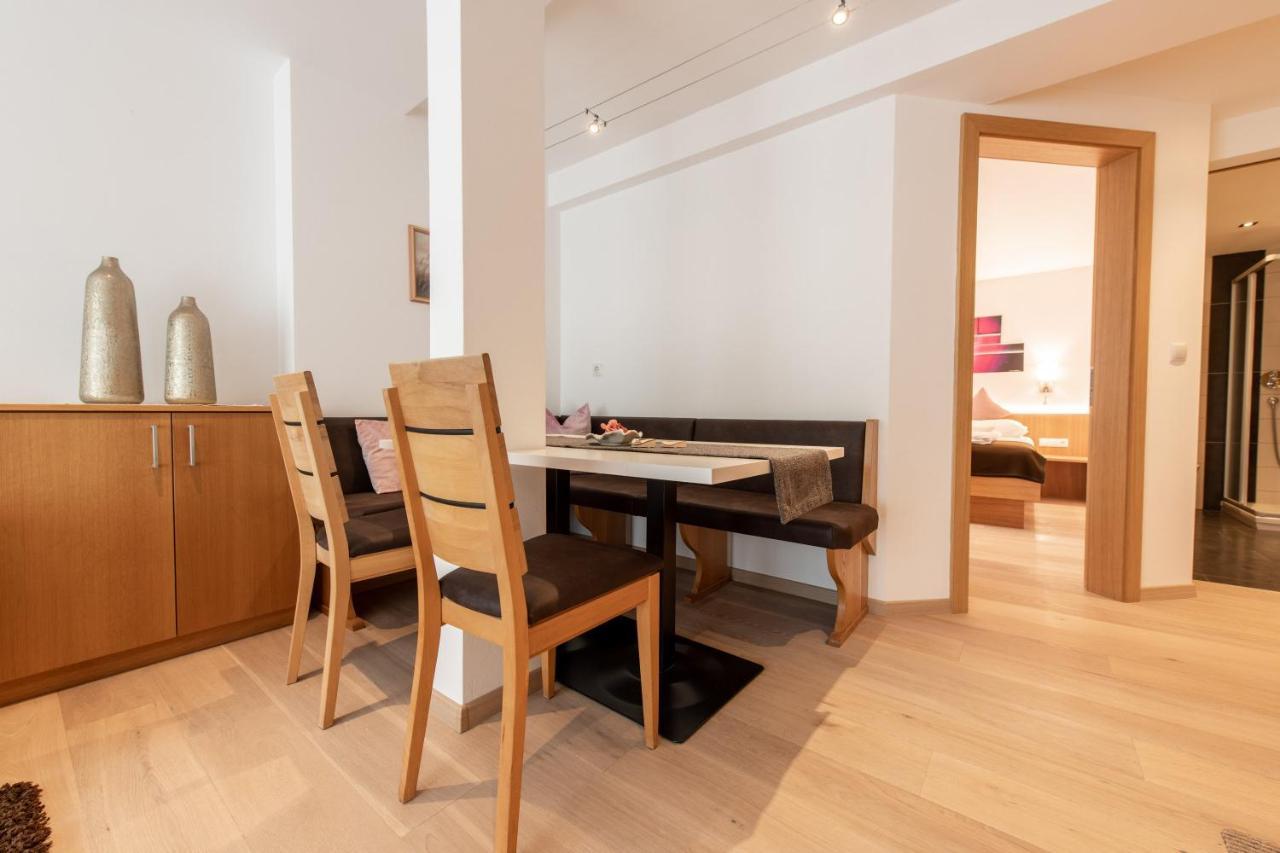 Lapis Monti - Apartments & Suites Burgusio Eksteriør billede
