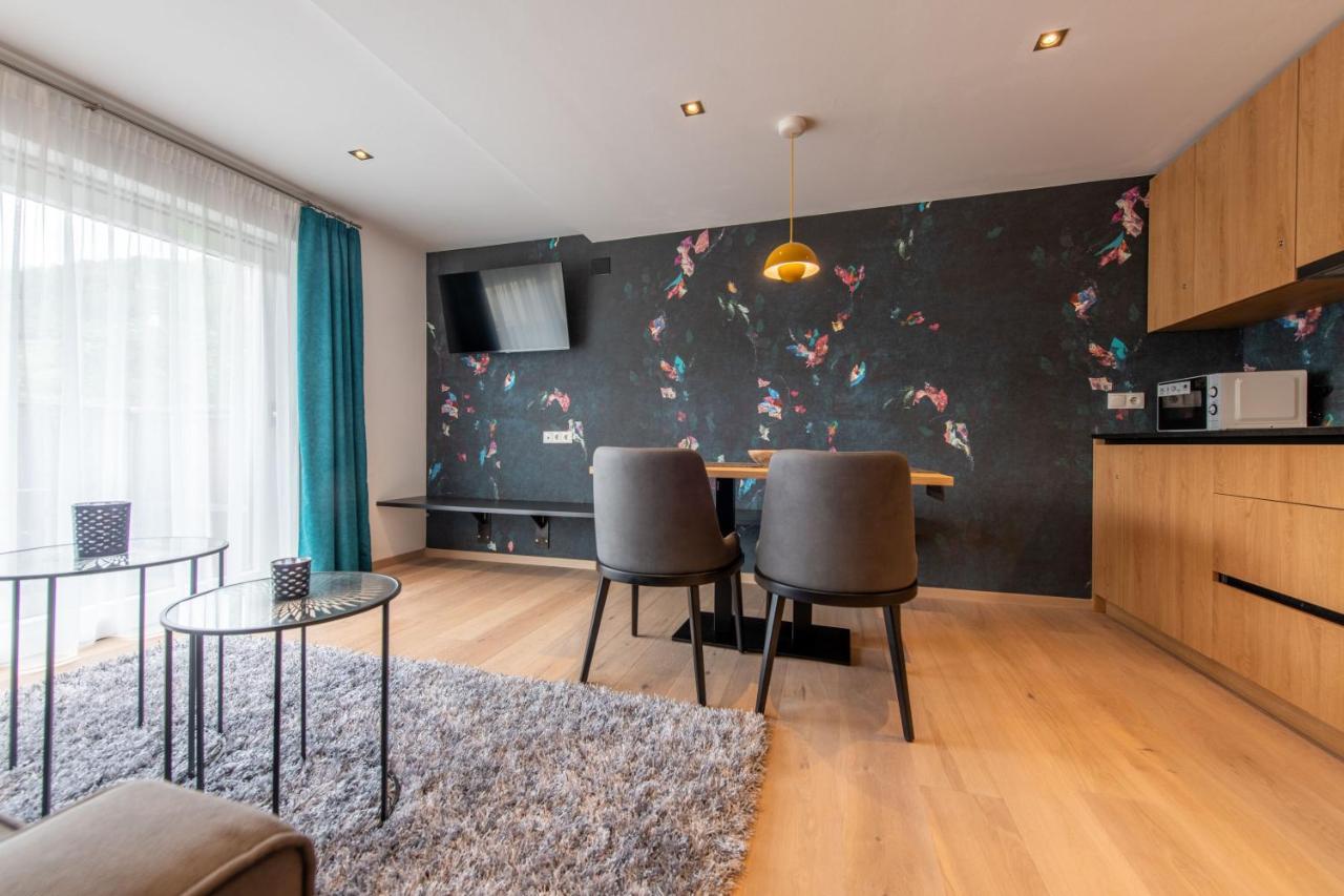Lapis Monti - Apartments & Suites Burgusio Eksteriør billede