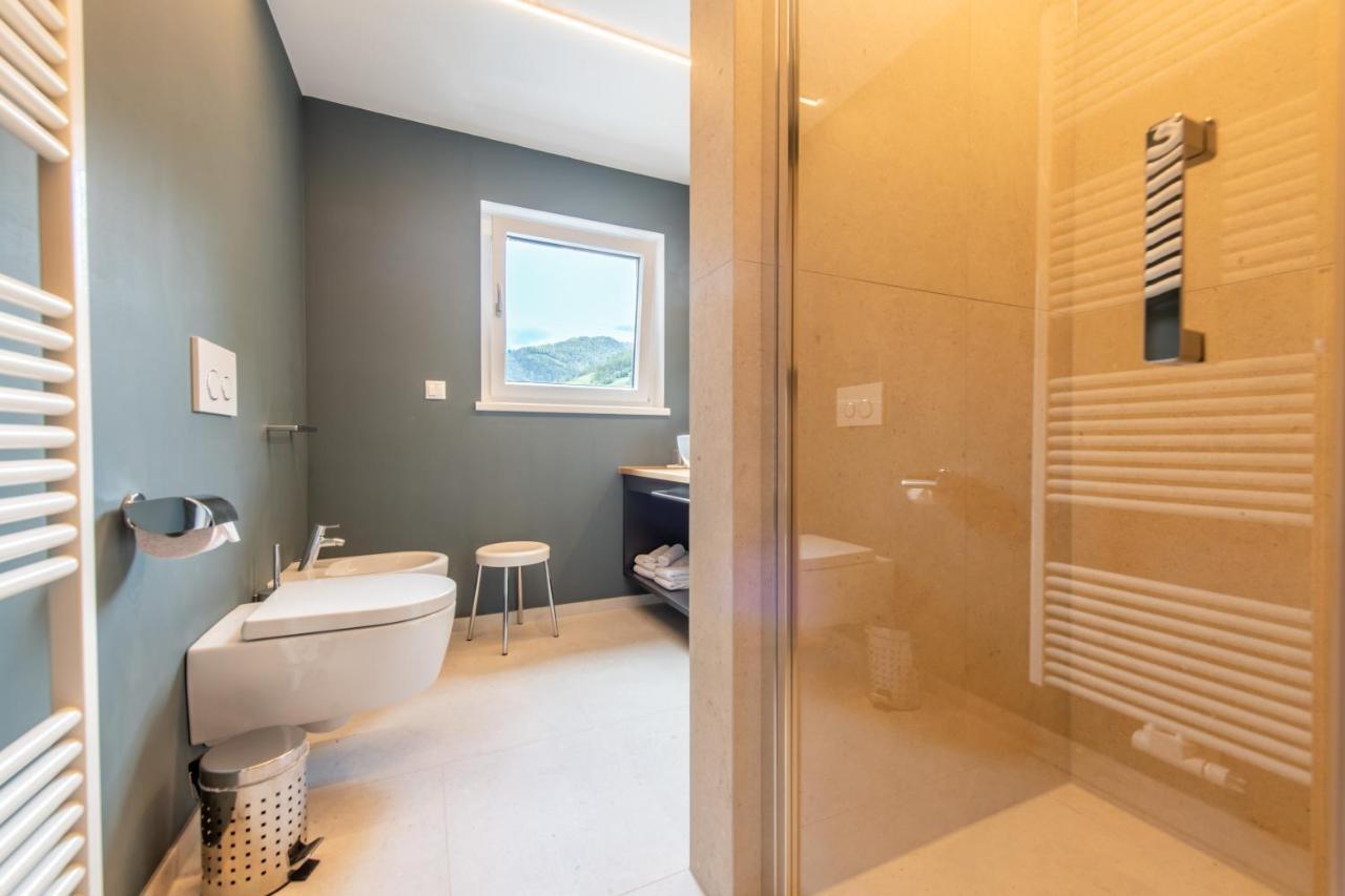Lapis Monti - Apartments & Suites Burgusio Eksteriør billede