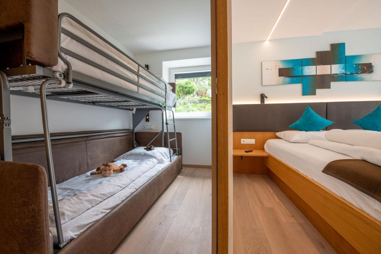 Lapis Monti - Apartments & Suites Burgusio Eksteriør billede