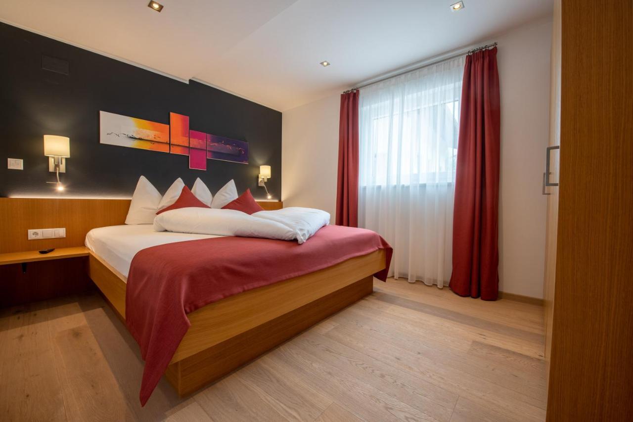 Lapis Monti - Apartments & Suites Burgusio Eksteriør billede