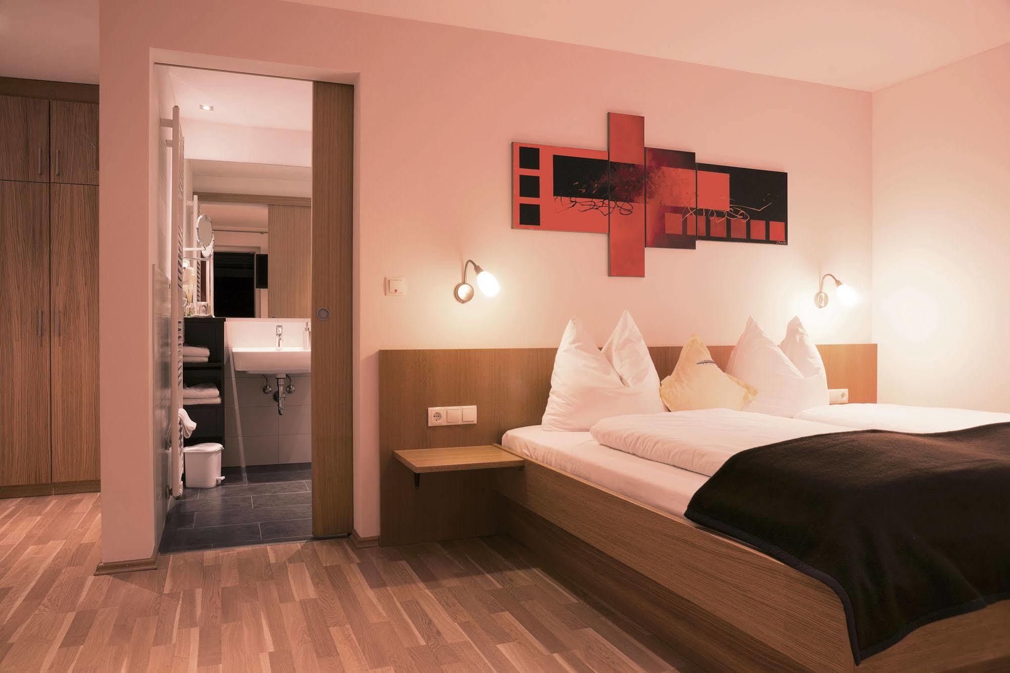 Lapis Monti - Apartments & Suites Burgusio Eksteriør billede